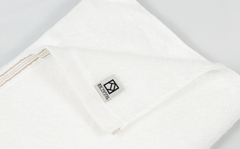 【究極の肌触りと吸水力】フェイスタオル4枚　ホワイト　バスタオル4枚　ホワイト　W premier(009_5031)