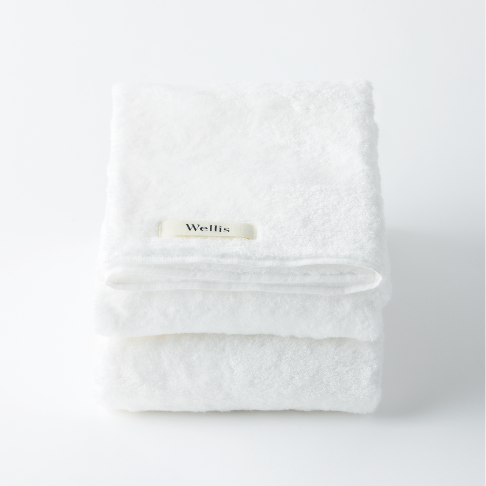 Wellis　バスタオル2枚 ナチュラルホワイト　ランドリーバッグ付き　（009_5140_01）