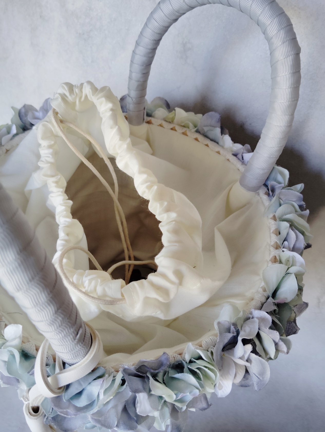 お洒落なマダム達に大人気のかごバッグ（036_5031）