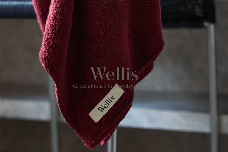 【ＡＮＡ限定】Wellis バスタオル４枚　ナチュラルホワイト・ボルドー（009_5153）