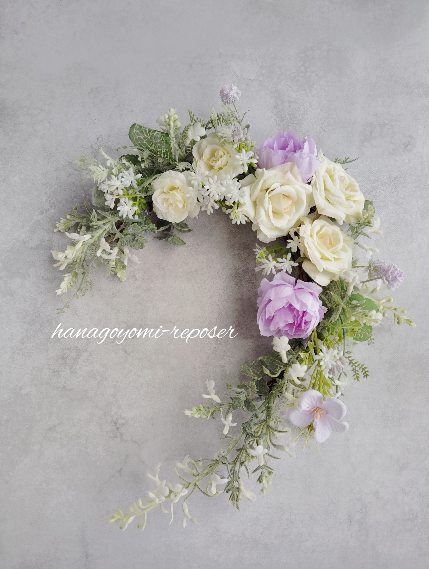 ラベンダーカラーがお洒落！！通年飾れる馬蹄形リース（036_5033）