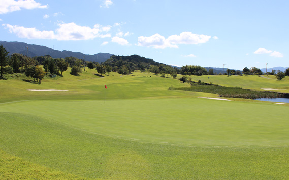 ワールドカントリーGC【平日＆平日】プレー＆宿泊パック1泊2プレー1名様