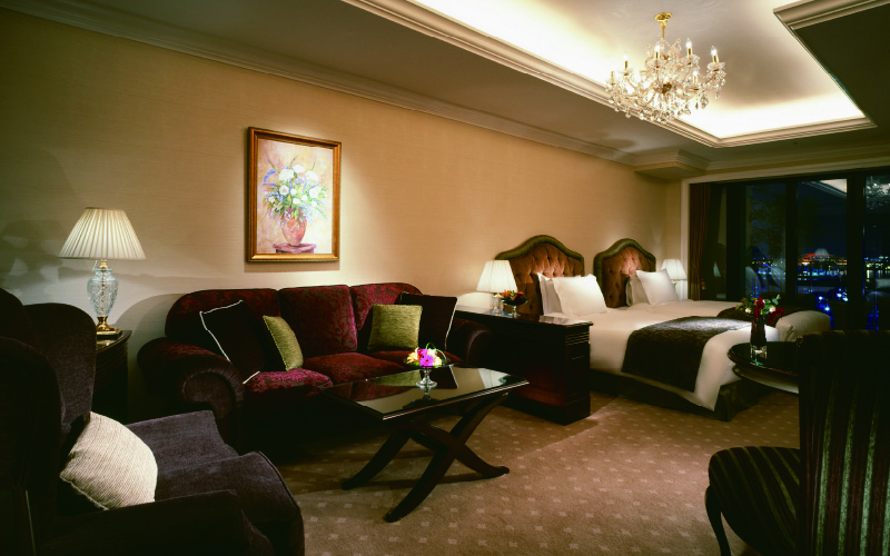 ホテル ラ・スイート神戸ハーバーランド ご利用券 25,000円分 (10,000円券×2枚 5,000円券×1枚)