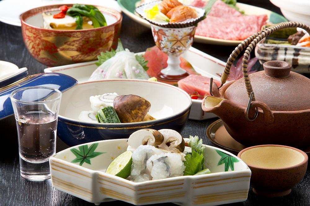 有馬温泉「欽山」ご宿泊券〈平日限定〉～２名様・西館６階客室・１泊２食付～