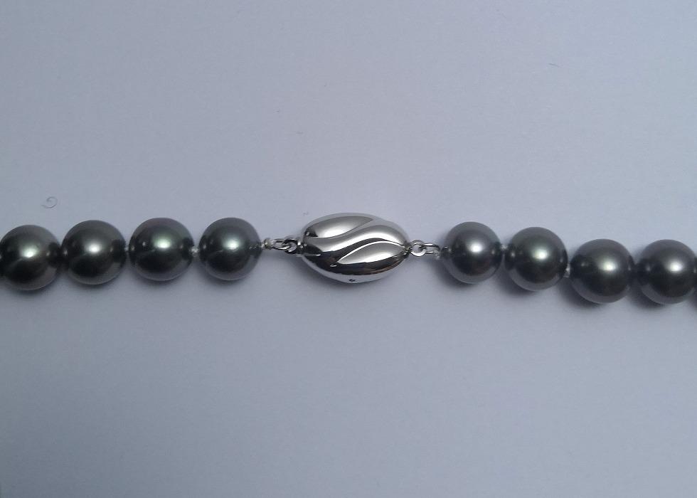 特選　黒蝶真珠ネックレス＆イヤリングセット　　