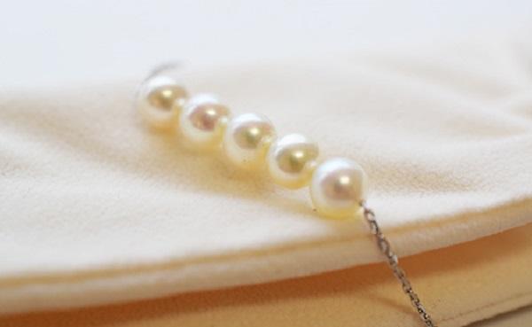 淡水本真珠5個付きネックレス／シルバー　　