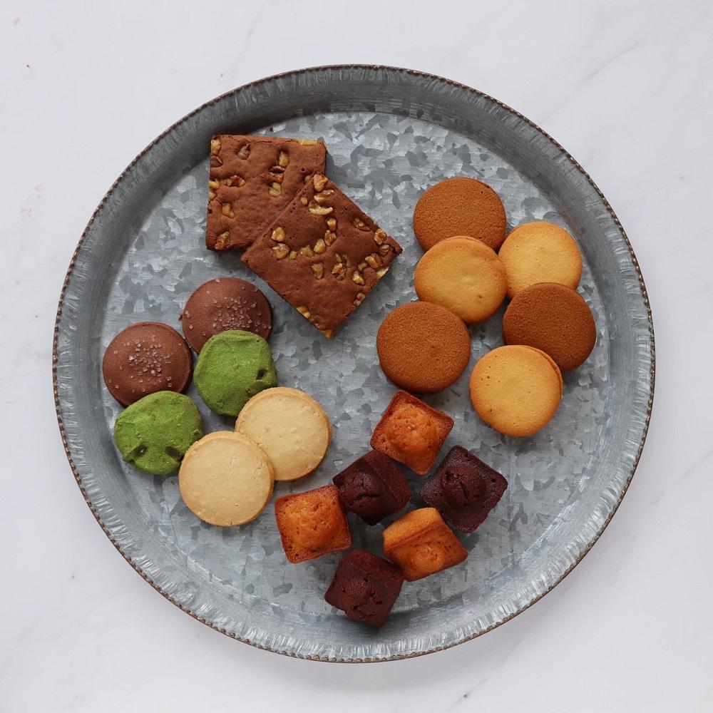 【ショコラリパブリック】神戸ベイクドギフト（ラングドシャ6個、クッキー 2個、サブレ 4個、ブラウニー 2個,フィナンシェ 6個【合計20個入】）