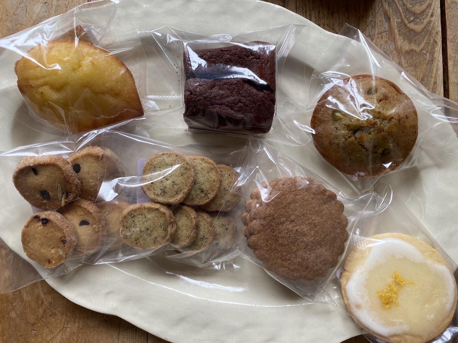 季節の素材を使った無添加焼き菓子詰め合わせセット【Sサイズ(ケーキ菓子3個・クッキー菓子4個)】