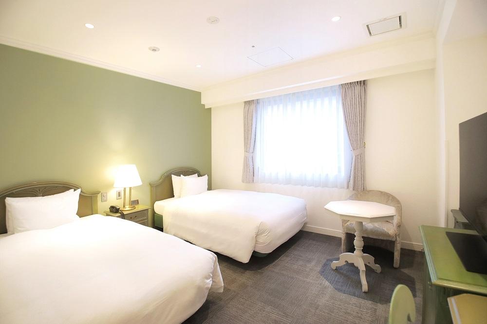 【ホテルピエナ神戸】平休日1泊朝食付 ペア宿泊券《スタンダードツイン》