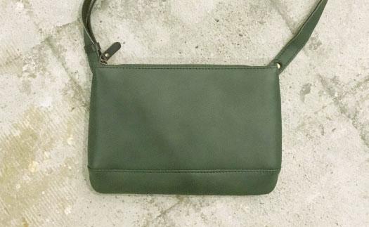 【alto.】スマートショルダーバッグ／サコッシュ AKEB-3102（グリーン）