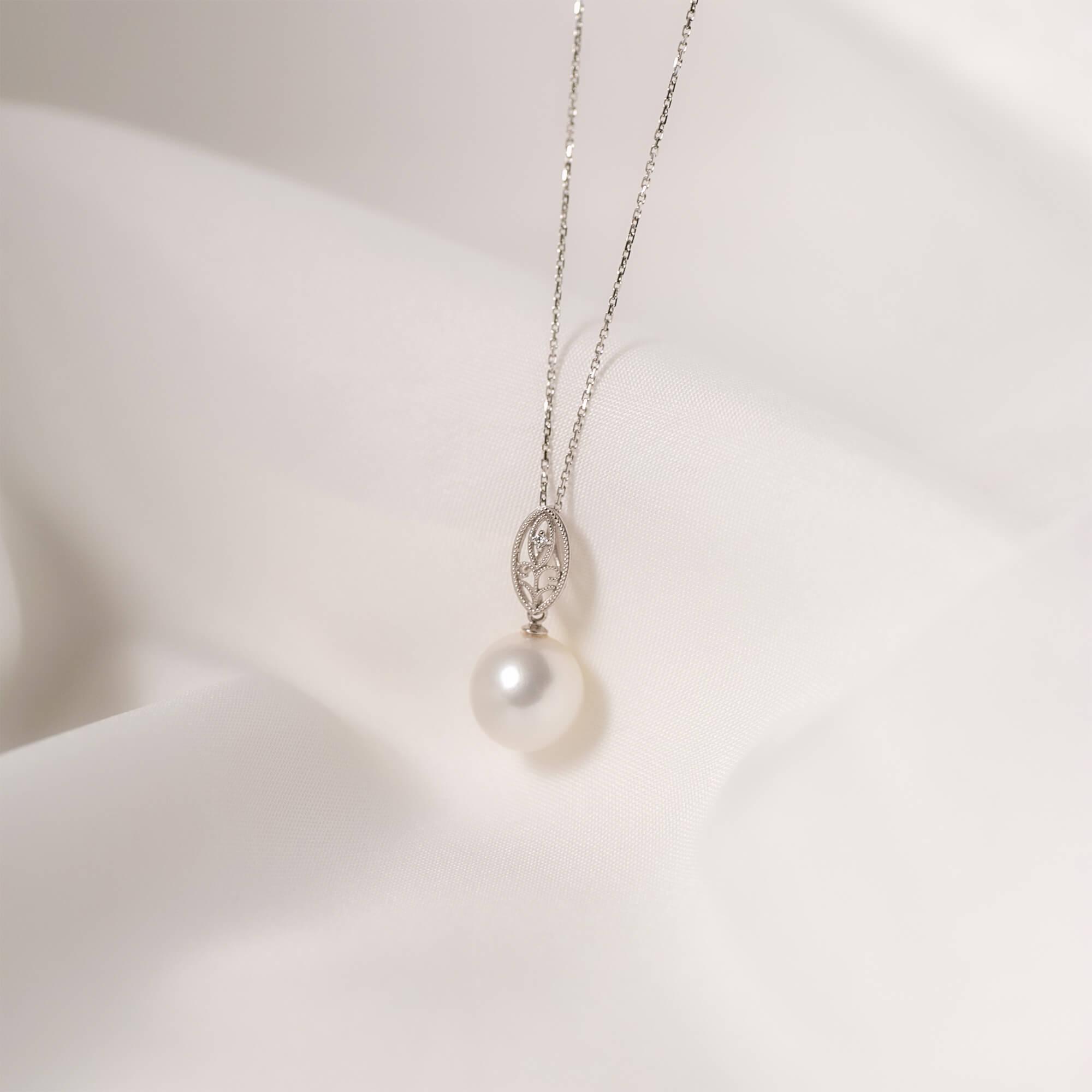 【澪標】シロチョウパール（南洋 白蝶真珠） 10mm ショートオーバル ダイヤモンド ペンダントトップ K18 ホワイトゴールド