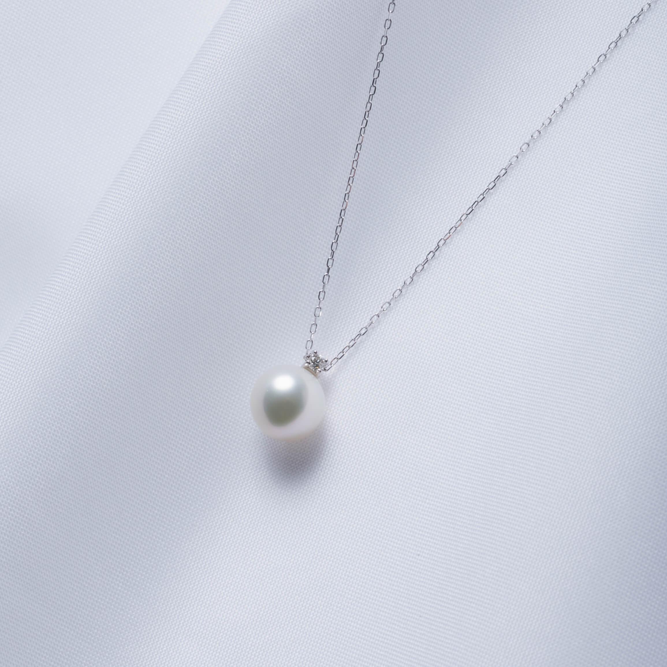 4月 誕生石 ダイヤモンド｜アコヤパール ペンダント ネックレス｜無調色 アコヤ真珠 8.0mm K10WG チェーン付き