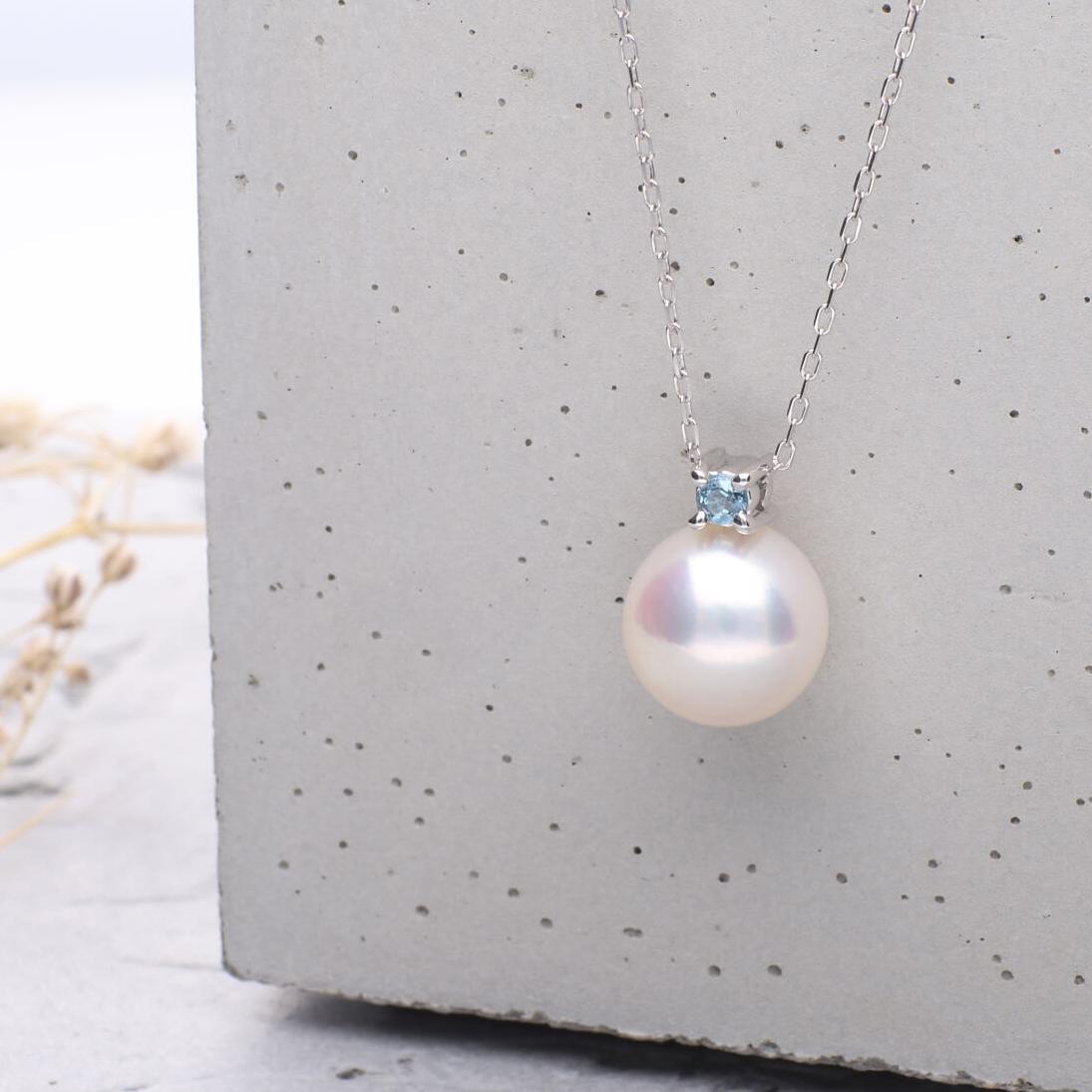 11月 誕生石 ブルートパーズ 無調色 アコヤ真珠（日本） 8.0mm ラウンド Pt900 プラチナ ペンダント ネックレス（チェーン付き）