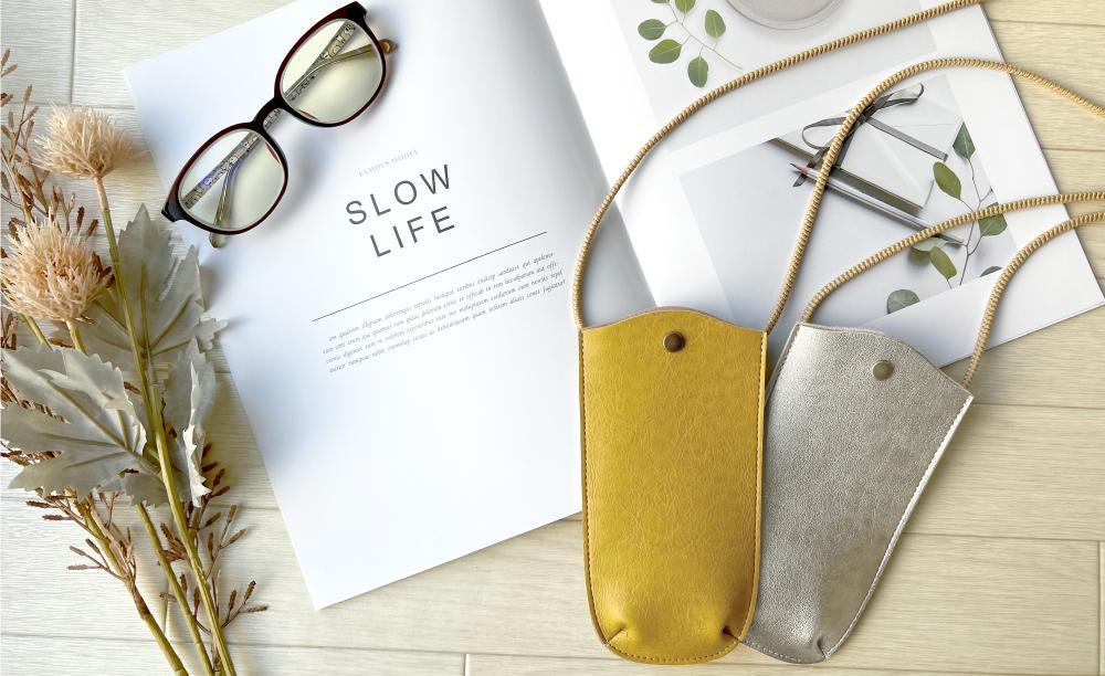 【職人手作り】まるでポケット！びよ～んと伸びるメガネケース　首かけ ネックストラップ 眼鏡　GLSNE（【カラー】 ブラック　ダークレッド　オリーブ　ブラウン　シルバー　マスタード）