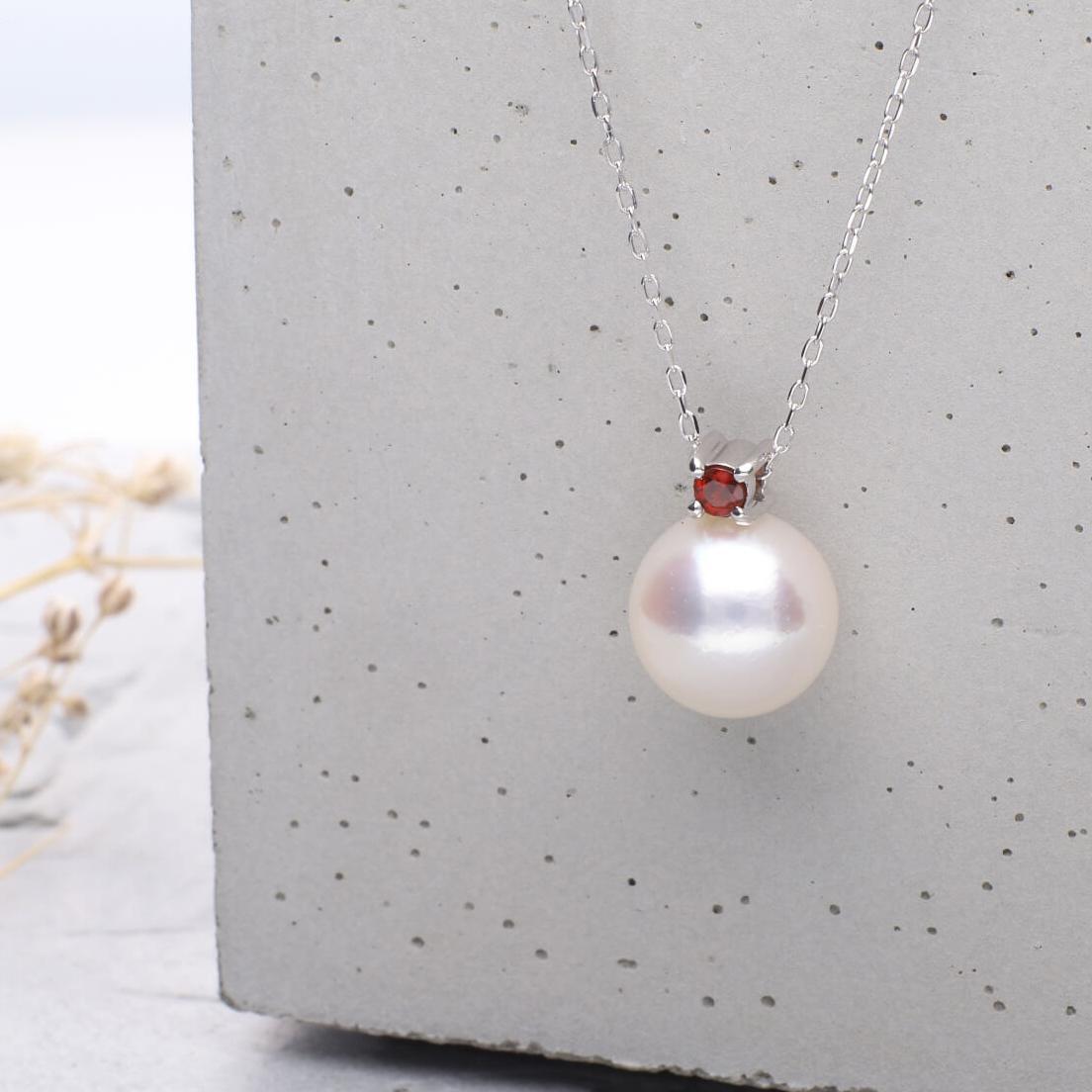 1月 誕生石 ガーネット 無調色 アコヤ真珠（日本） 8.0mm ラウンド Pt900 プラチナ ペンダント ネックレス（チェーン付き）