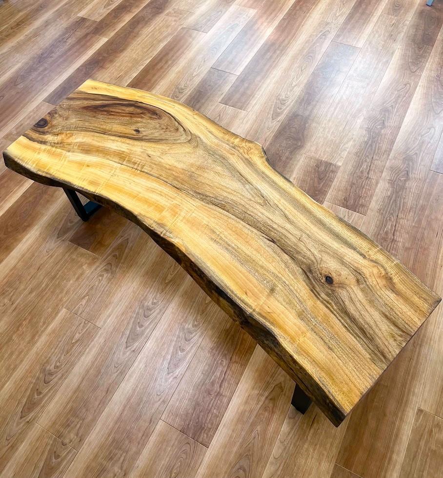 くすのき　ウッドローテーブル（幅：約150cm、奥行：約45cm、高さ：約47cm）日本製　国産　天然木　一枚板
