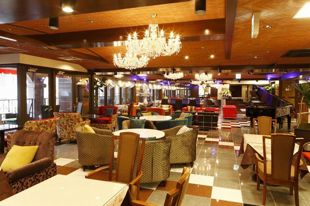 ホテル宿泊にも使える【ケーニヒスクローネ神戸】30,000円分ギフトクーポン 三宮 旅行 宿泊券 食事券 レストラン カフェ チケット プレゼント 贈答 トラベル 予約 人気 おすすめ 関西 兵庫 国内