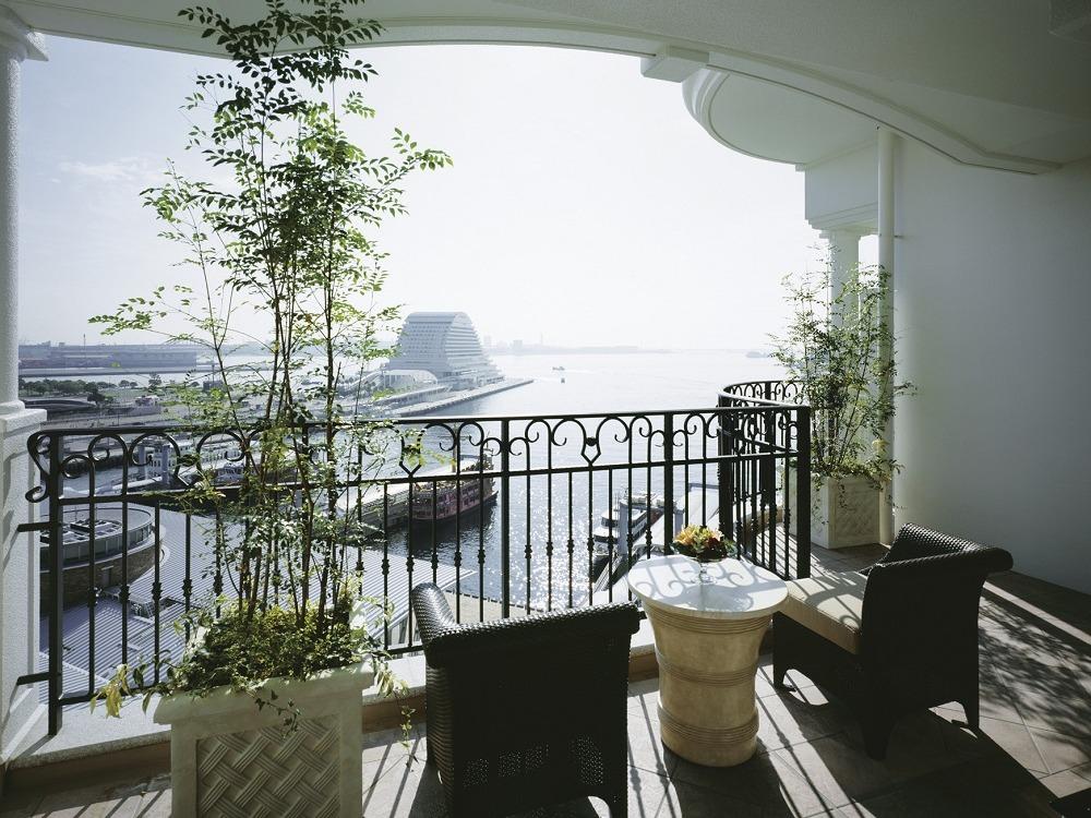 【ホテル　ラ・スイート神戸ハーバーランド】平休日1泊朝食付 ペア宿泊券《ラグジュアリーフロア》