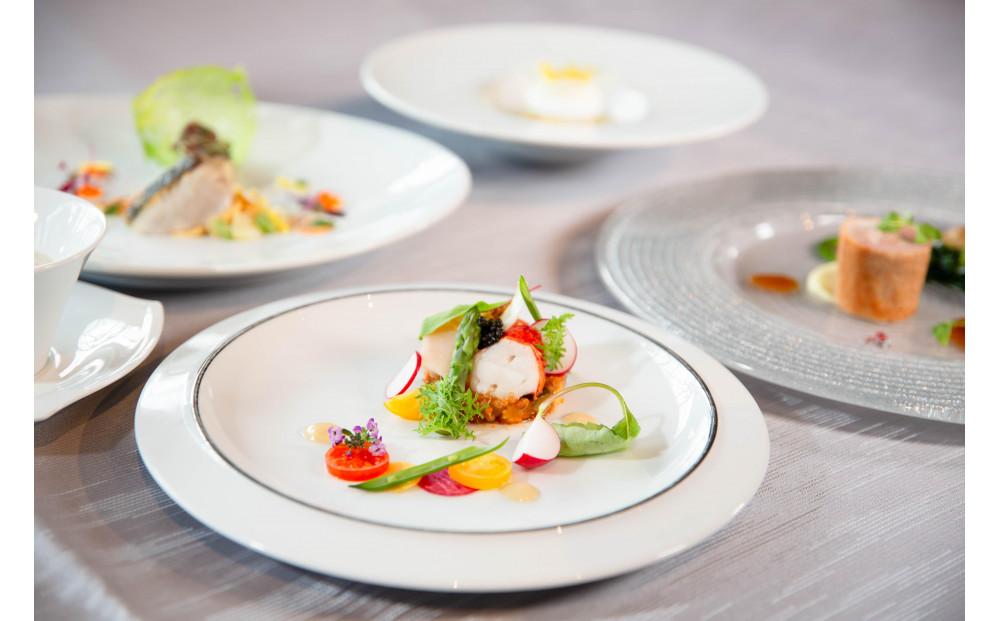 ザ・ヒルサイド神戸【館内ガイドツアー付】レストラン ランチフルコース チケット（1名様）