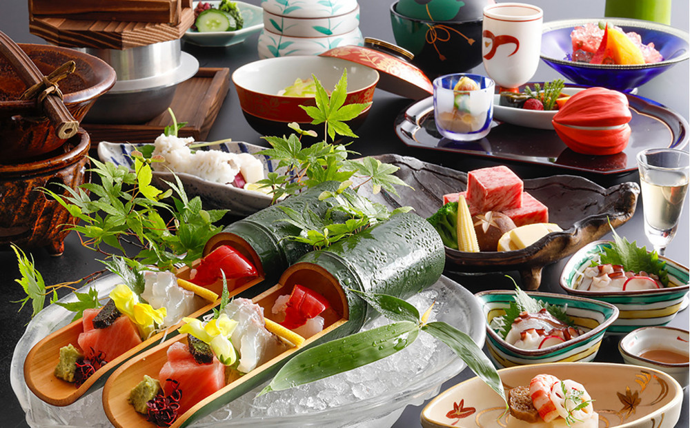 【高島屋選定品】＜兵衛向陽閣＞ ペアご宿泊券－コーナースイート「花えみ」で過ごす優雅なひととき