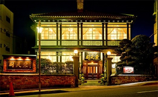 創業七十余年受け継がれてきた神戸『東天閣』自慢の頂湯ふかひれ麺