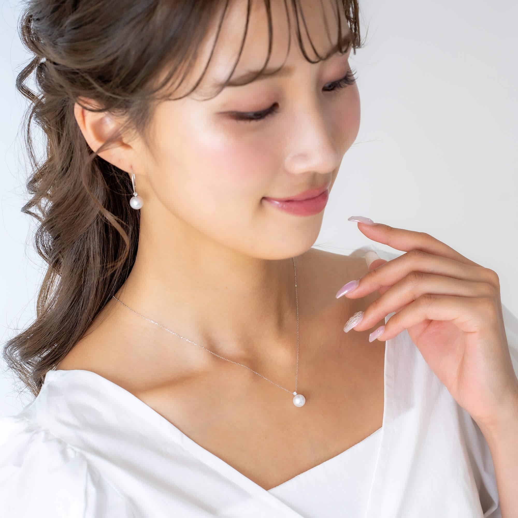 6月 誕生石 ムーンストーン 無調色 アコヤ真珠（日本） 8.0mm ラウンド Pt900 プラチナ ペンダント ネックレス（チェーン付き）