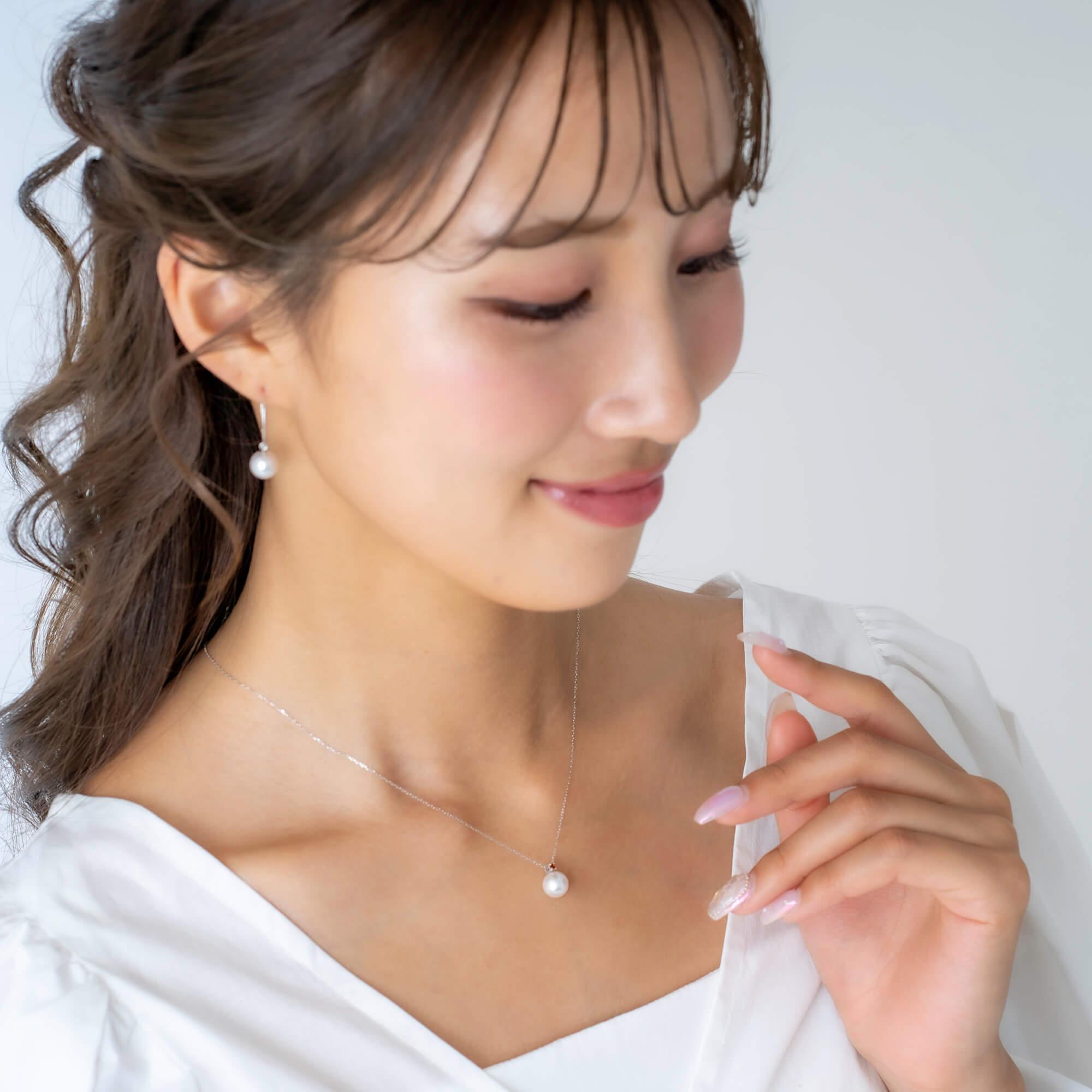 1月 誕生石 ガーネット 無調色 アコヤ真珠（日本） 8.0mm ラウンド Pt900 プラチナ ペンダント ネックレス（チェーン付き）