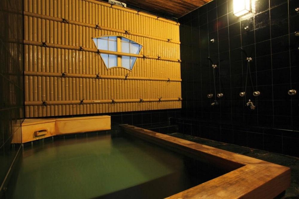 【料亭 胡蝶（ほてるＩＳＡＧＯ神戸）】ペアランチまたはディナー食事券《和食懐石　全10品》