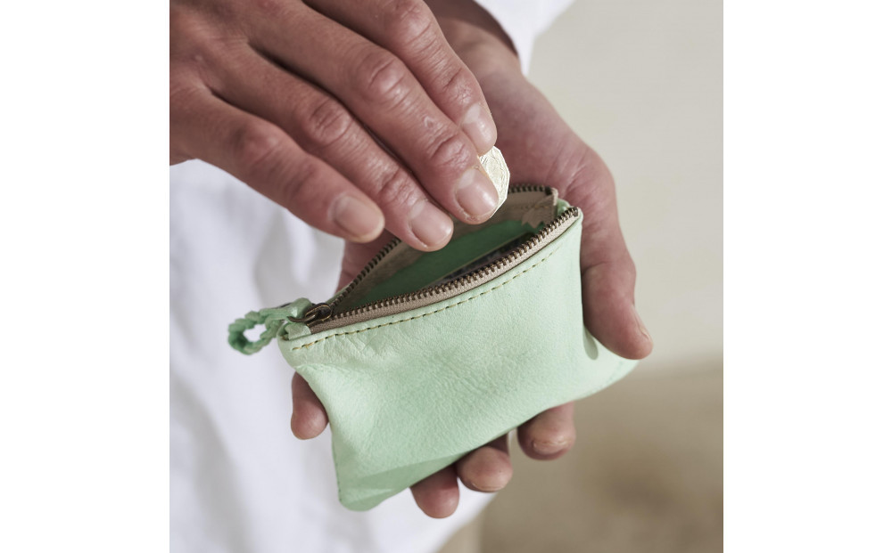 ENISICA エニシカ ジビエ鹿革 リンシカ ポーチS ラムネ