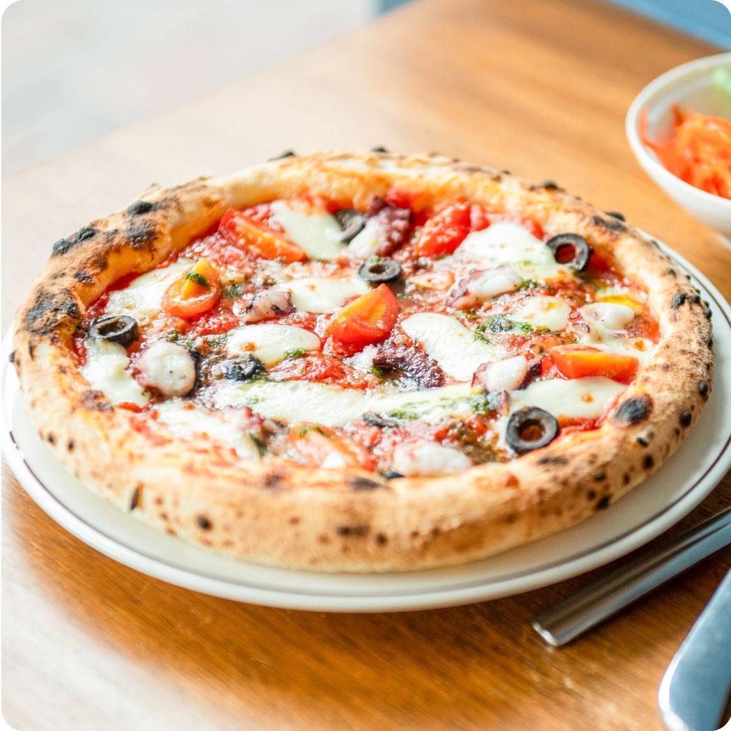 神戸の小さなピザ屋「ピザアキラッチの神戸・五味贅沢ピザコレクション」ピザ５枚セット