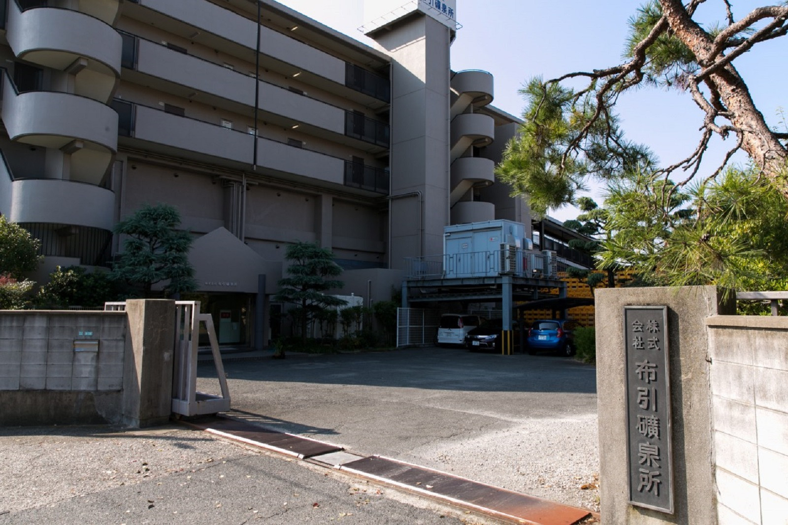 【6ヶ月定期便】神戸ウォーター　PET 500ml x 24本(24本入り1ケース)