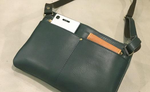 【alto.】スマートショルダーバッグ／サコッシュ AKEB-3102（ネイビー）