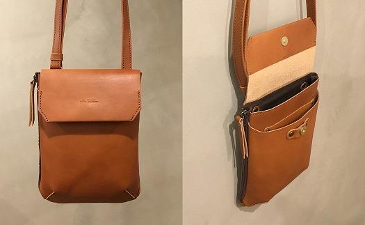 【alto.】縦型スマートショルダーバッグ AMSB-1030（ブラウン）