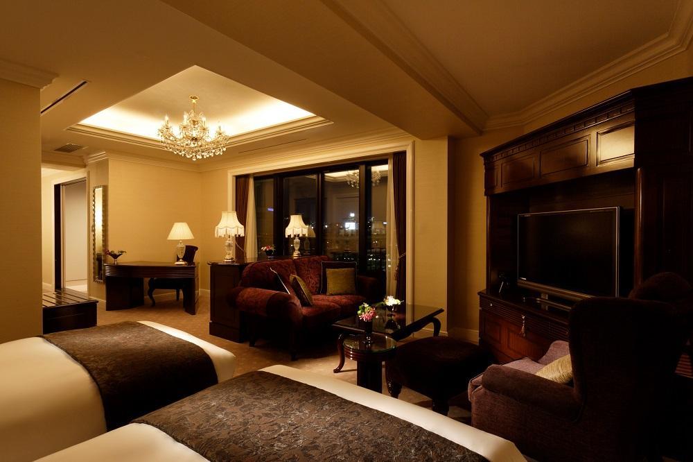 ホテル ラ・スイート神戸ハーバーランド ご利用券 10万円分 (10,000円券×10枚)