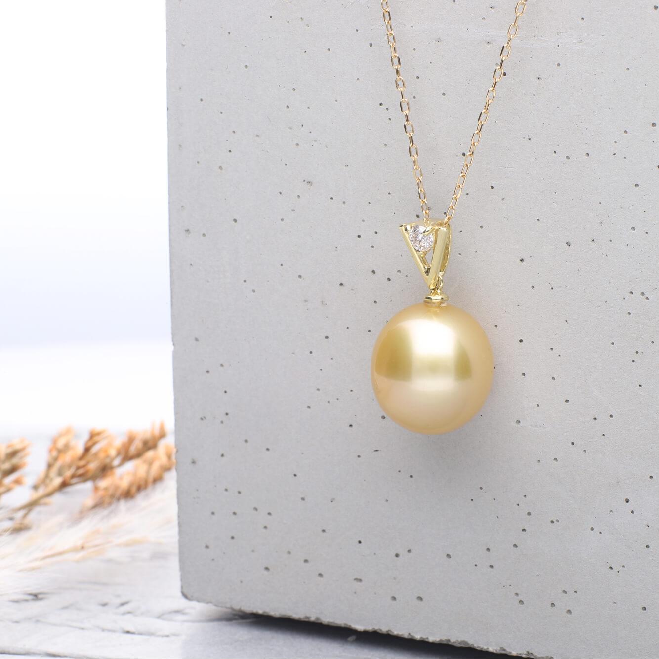 【星影】ゴールデンパール（南洋 白蝶真珠） 10mm セミラウンド ダイヤモンド ペンダントトップ K18 イエローゴールド