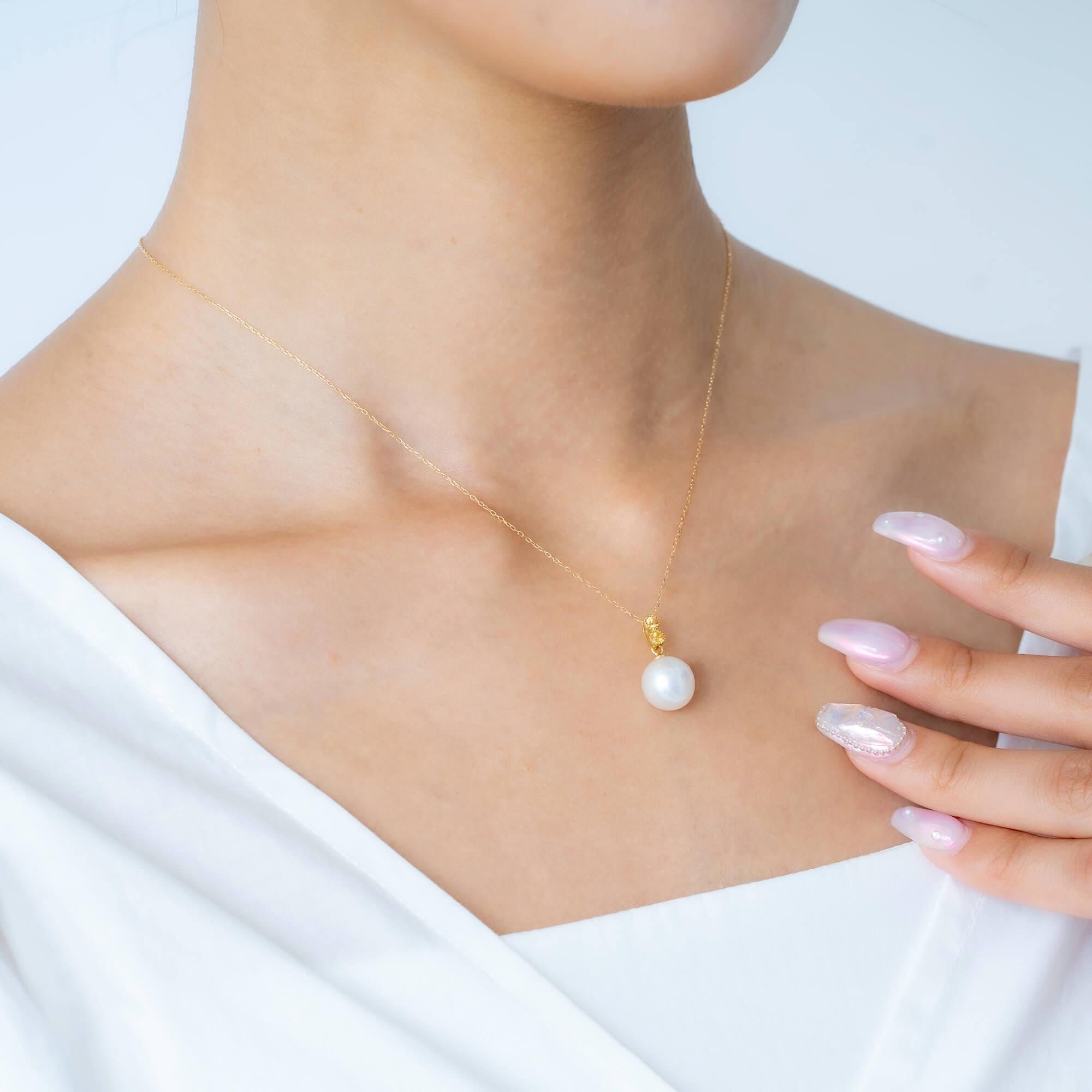 【鞠】シロチョウパール サファイア イエローゴールド ペンダントトップ｜無調色 白蝶真珠 南洋真珠 10mm K18YG