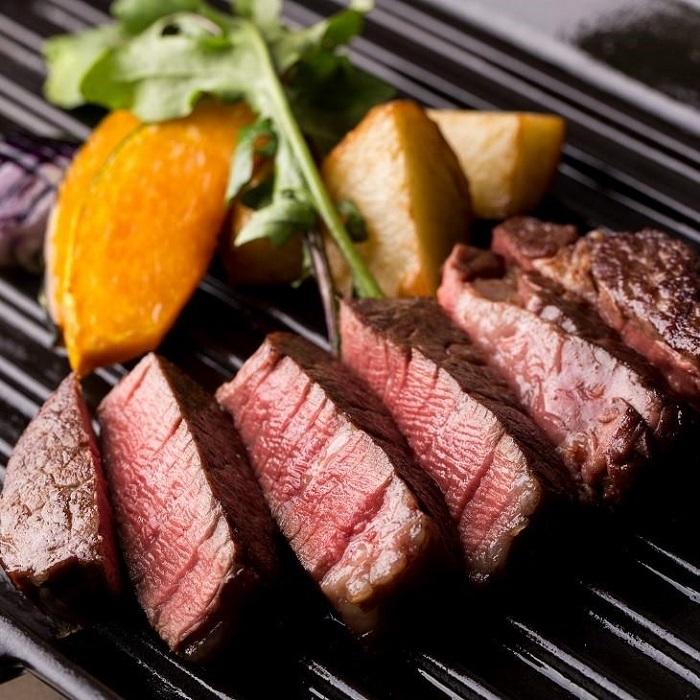 神戸牛 ステーキ 希少部位　300g　真空パック　KB004