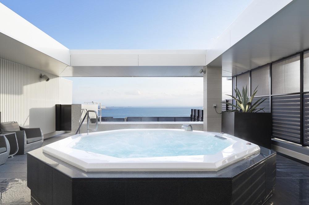 【神戸みなと温泉　蓮】1泊2食付 ペア宿泊券《ハーバースイート展望半露天風呂付和洋室》