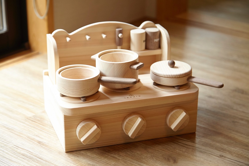 IKONIH（アイコニー）桧のおもちゃ　ミニキッチン