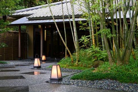 有馬温泉「欽山」ギフト券（15万円分） 有馬 兵庫 関西 国内 温泉 旅館  ホテルステイ 夕食 プレゼント 贈答 チケット 旅行券 宿泊券 トラベル 予約 日帰り 人気 おすすめ