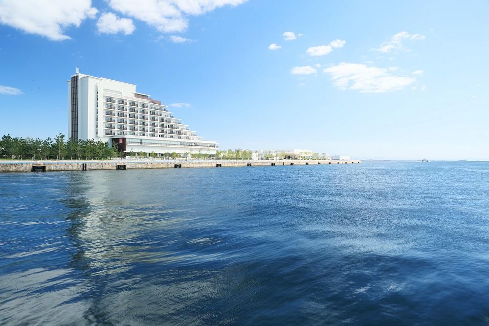 【神戸みなと温泉 蓮】＜平日限定＞ペア日帰り入浴券(食事・スキンケアフェイスマスク1枚付)