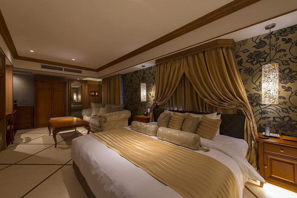 【ホテルピエナ神戸】平休日1泊朝食付 ペア宿泊券《スイートダブル》