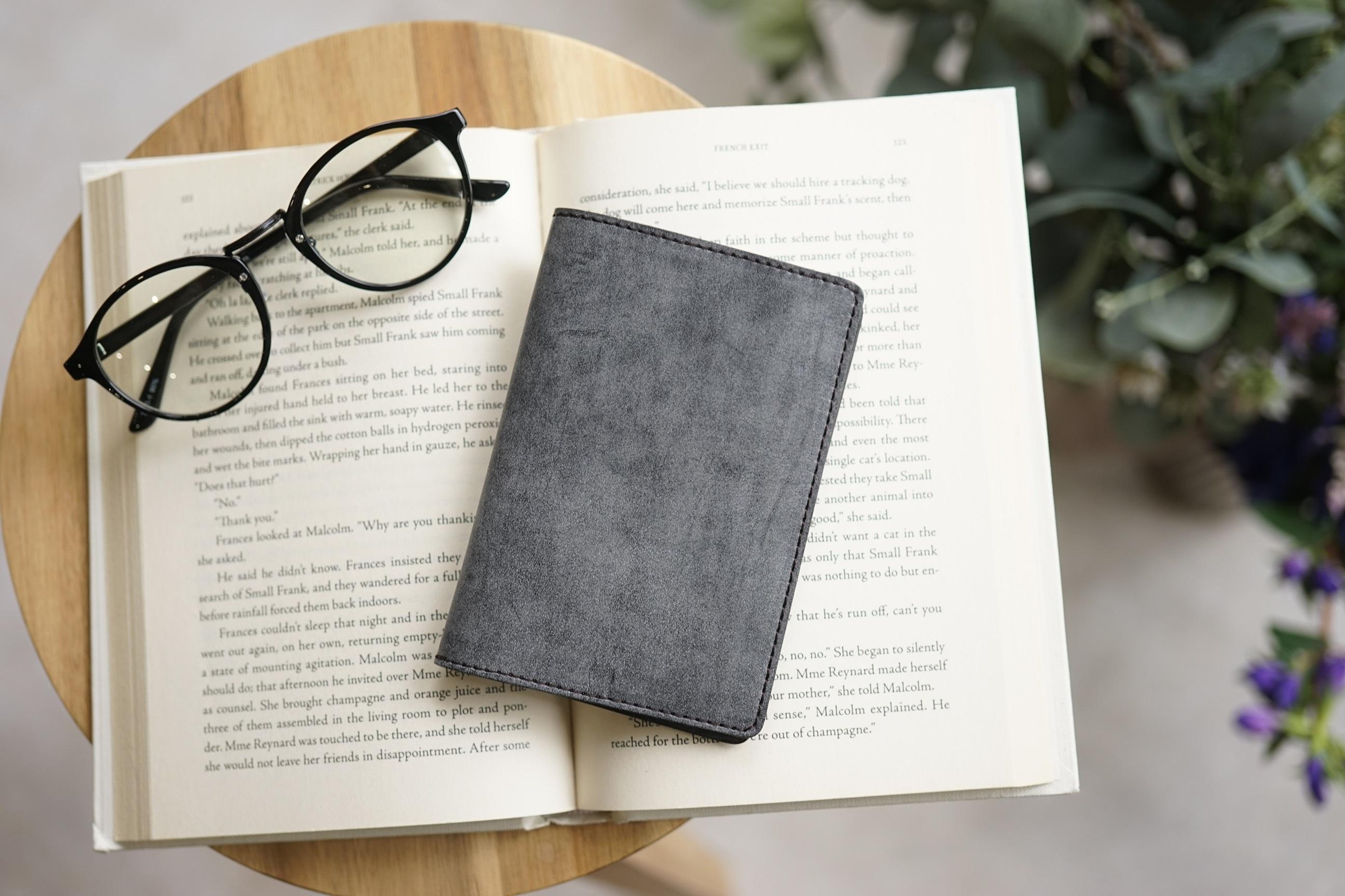 本革 パスポートカバー  [roman-ロマン]【ブラック】