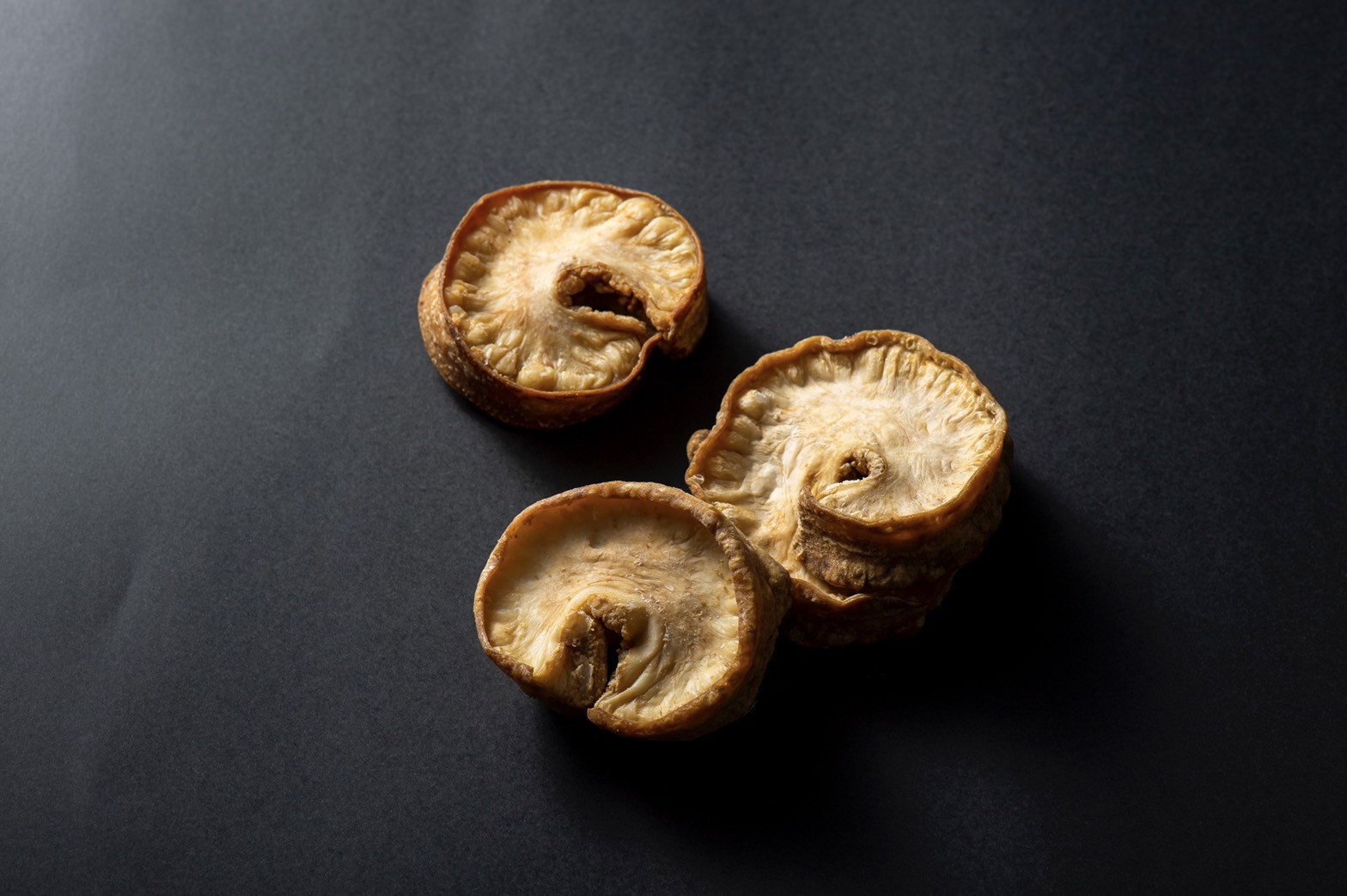 【カット済】神戸湊川製造 横山商店の牛油かす 300g