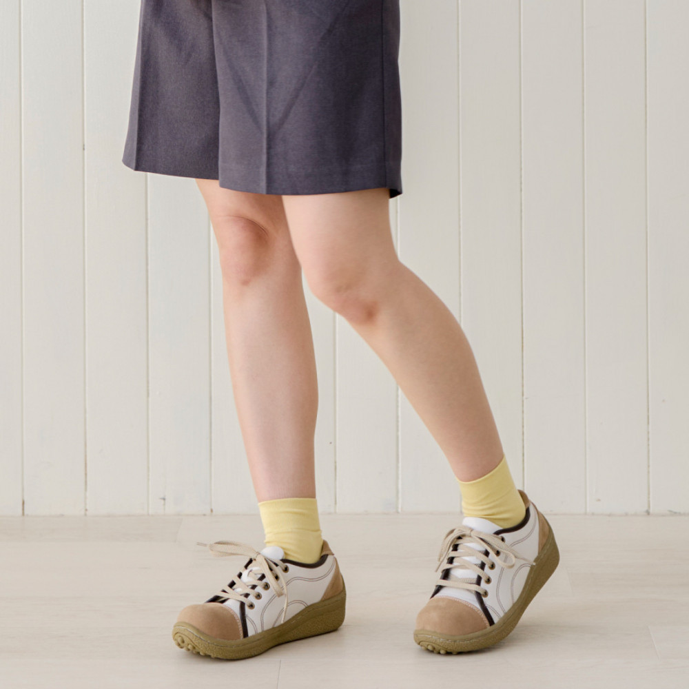 ポルカ｜アイボリー  M【36】(23.5cm) レディース スニーカー 幅広 甲高 外反母趾 ゆったり 3E 大人気 厚底 靴