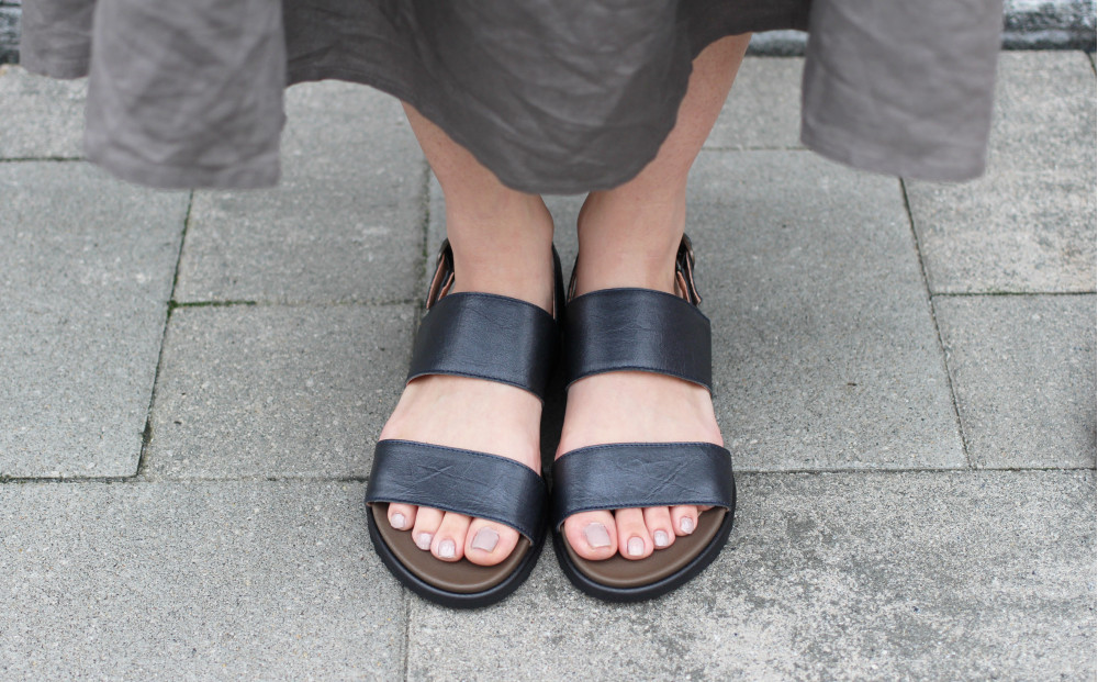 軽量2本ベルトサンダル