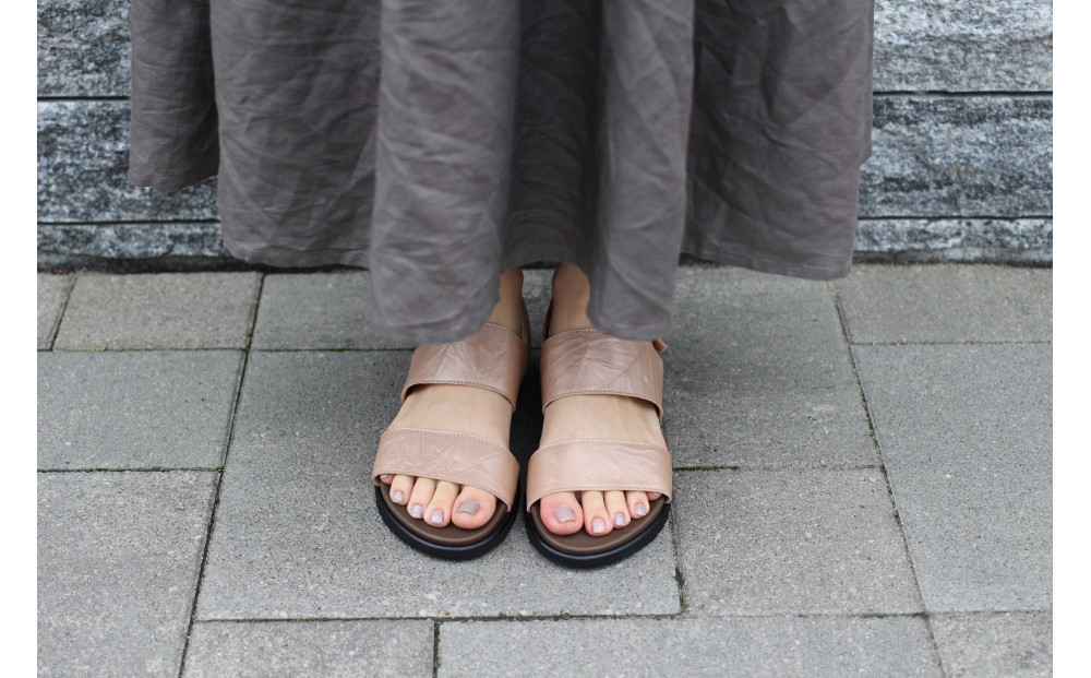 軽量2本ベルトサンダル 【ピンクベージュメタリック / サイズS（22.0～22.5センチ）】