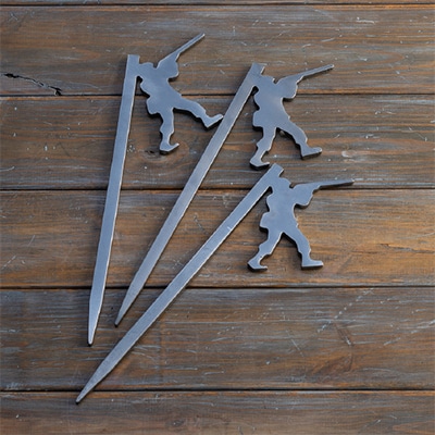 【HIBANAS】端材を熟練の職人がよみがえらせたアウトドア用ペグ　アサルトマン・3本セット