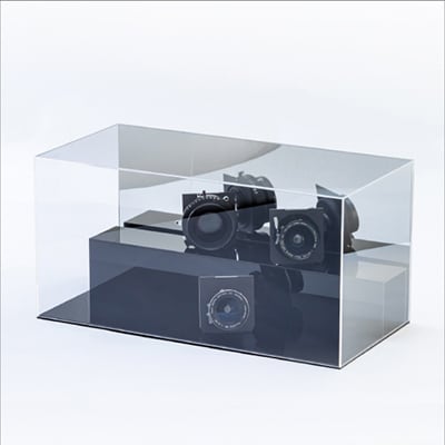 アクリルケース　W600　背面ミラー　ひな壇黒