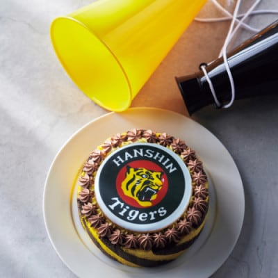 阪神タイガースのエンブレムケーキ　1ホール(15cm・3～4名様)【配送不可地域：離島】